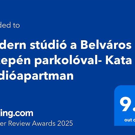 Modern Studio A Belvaros Koezepen Parkoloval- Kata Studioapartman Győr Exteriör bild